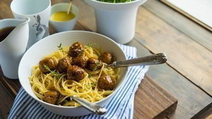 Плотные тефтели с соусом терияки