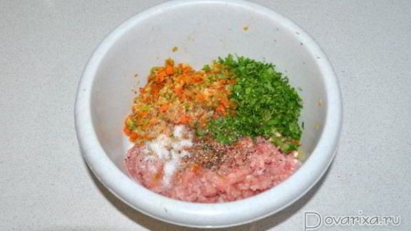 тефтели из фарша с овощами в сметане