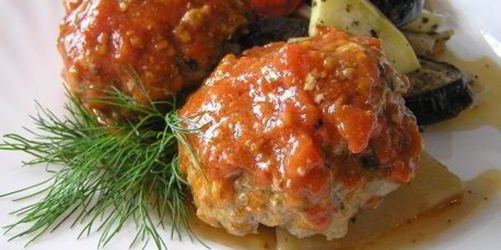 Рецепт тефтелей по-гречески с запеченными овощами