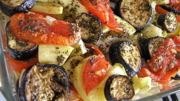 тефтели по-гречески с запеченными овощами