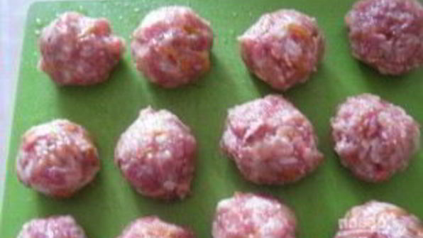 тефтели под соусом на сковороде