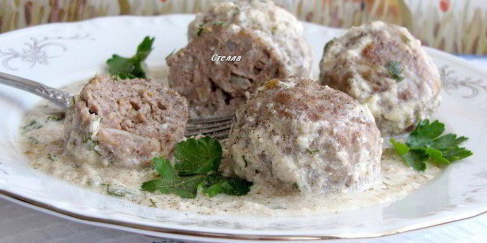 Рецепт тефтелей с кедровыми орешками в сливочном соусе