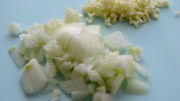 тефтели с кедровыми орешками в сливочном соусе