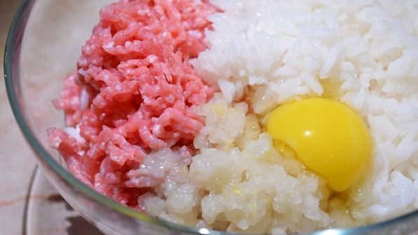 тефтели с подливкой на сковороде