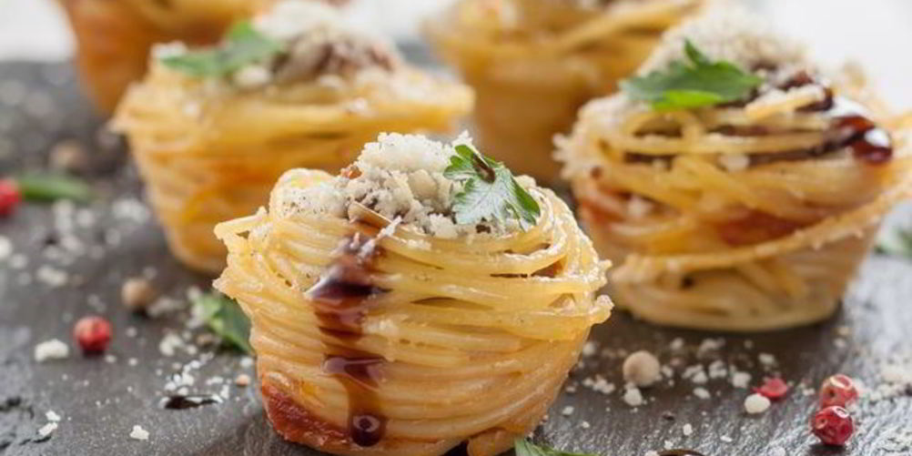 Рецепт тефтелей в гнездах из спагетти