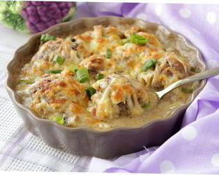 Тефтели в грибном соусе под сыром