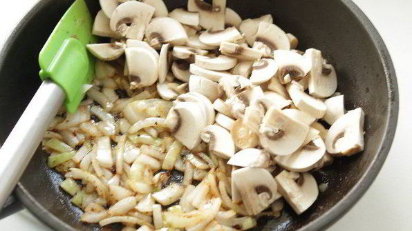 тефтели в грибном соусе под сыром