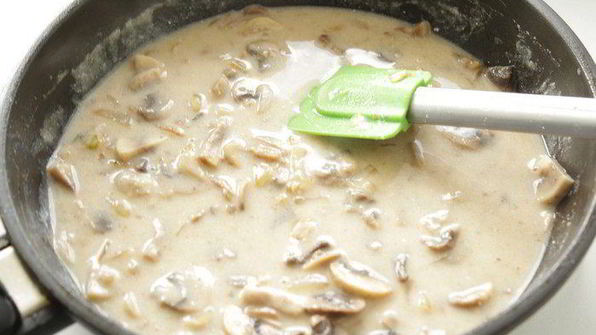 тефтели в грибном соусе под сыром