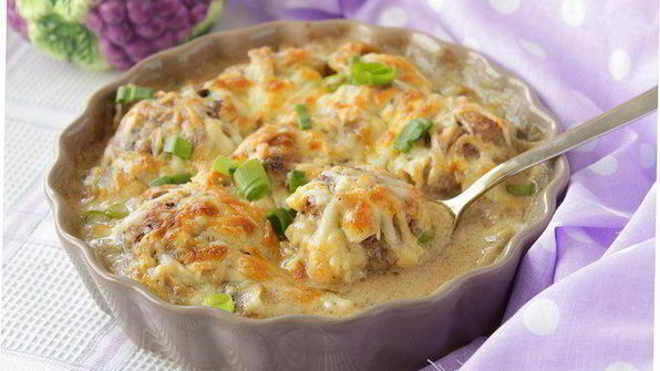 тефтели в грибном соусе под сыром