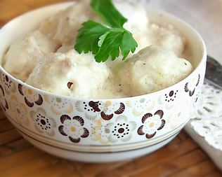 Тефтели в молочном соусе