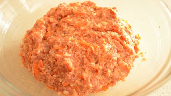 тефтели в сметанно томатном соусе на сковороде