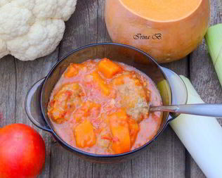 Тефтели в соусе с тыквой