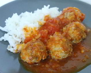 Тефтели в томатно-винном соусе