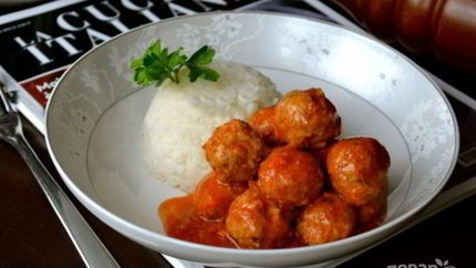 Тефтельки из говяжьего фарша с сыром в томатном соусе