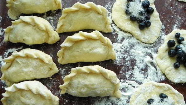 паровые вареники с черникой