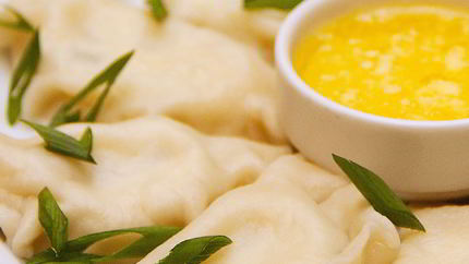 Соленые вареники с творогом и зеленью