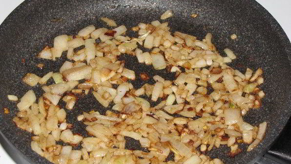 вареники с капустой, грибами и шкварками