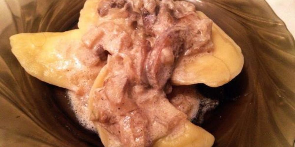 Рецепт вареников с картошкой и грибным соусом