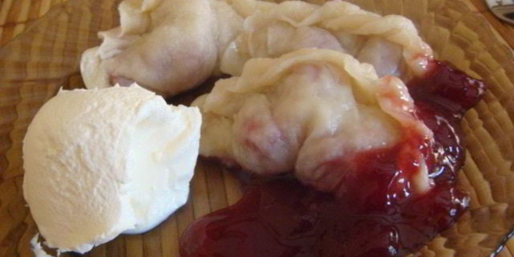 Рецепт вареников с вишней на пару