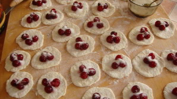 вареники с вишней на пару