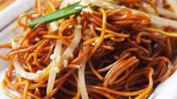 яичная лапша с соевым соусом