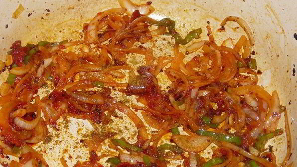 бхаджи — индийское жаркое из овощей со специями