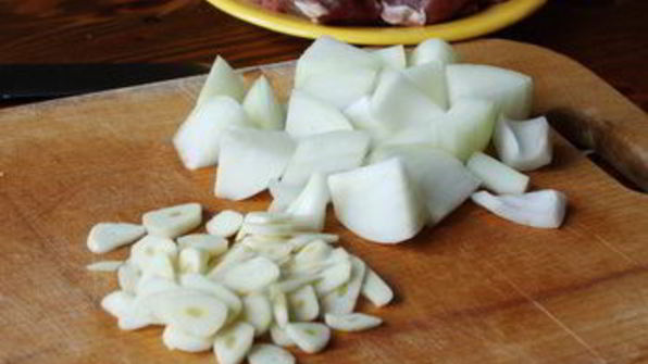 ирландское жаркое из говядины в темном пиве