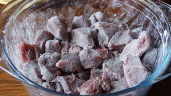 ирландское жаркое из говядины в темном пиве