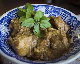 Овощное жаркое с ребрышками