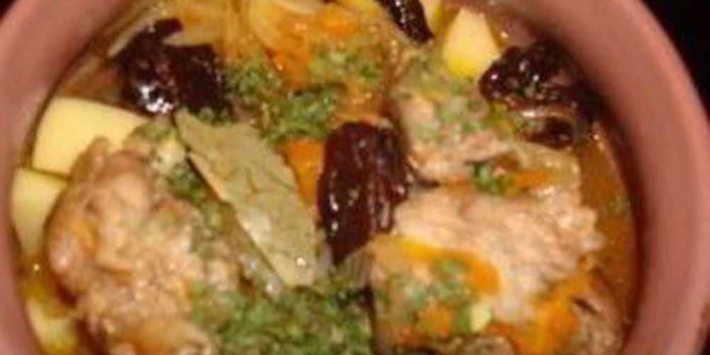 Рецепт простого жаркого в горшочках