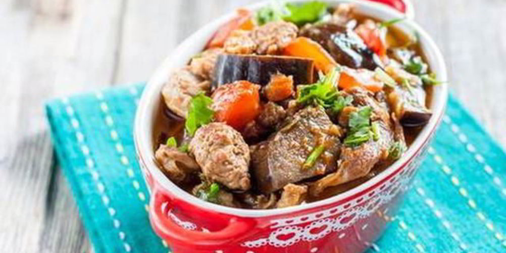 Рецепт пряного жаркого из мяса ягненка и овощей