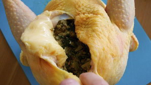 жаркое из фаршированной курицы