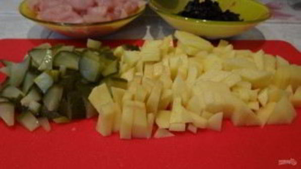 жаркое из курицы, картошки и грибов