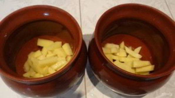 жаркое из курицы, картошки и грибов