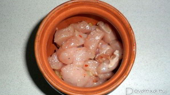 жаркое из курицы с грибами и картофелем в горшочках