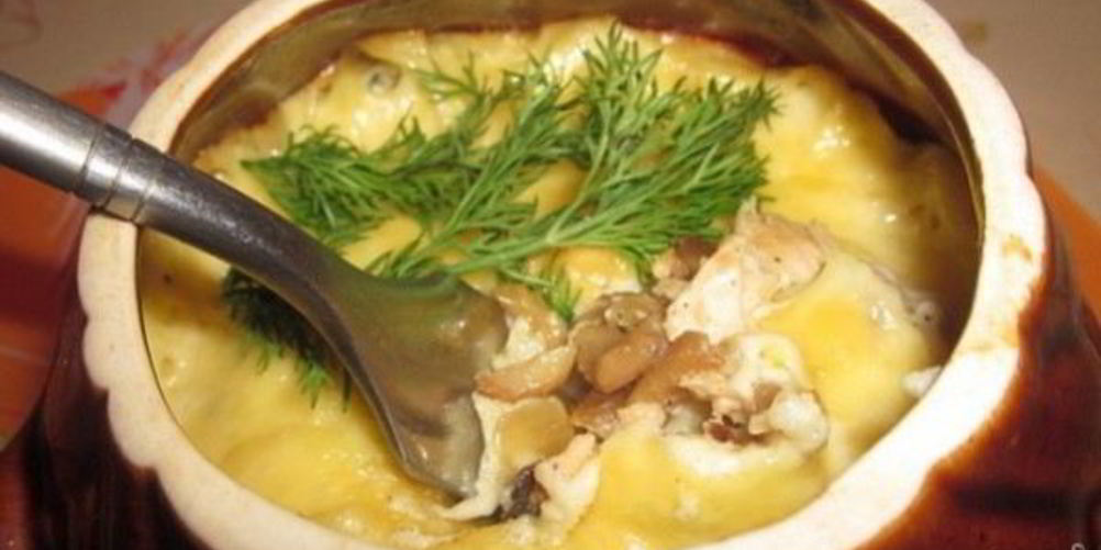 Рецепт жаркого из курицы с грибами в горшочках