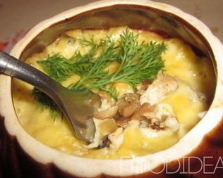 Жаркое из курицы с грибами в горшочках