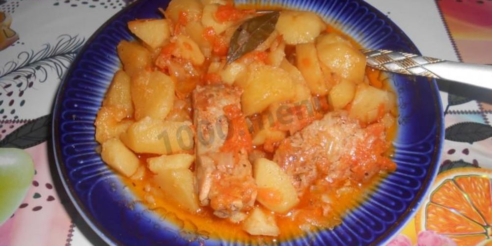 Рецепт жаркого из свиных ребрышек с картошкой в горшочках
