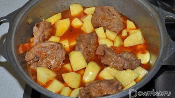 жаркое из телячьих хвостов с картофелем