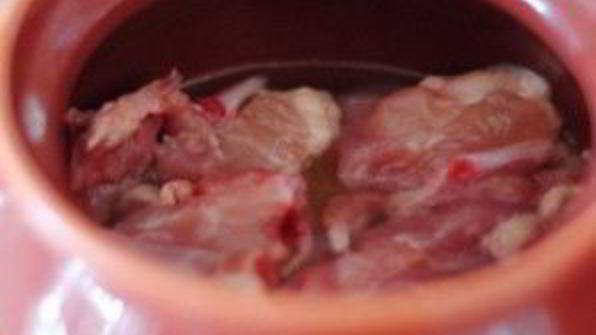 жаркое в горшочке из курицы с черносливом