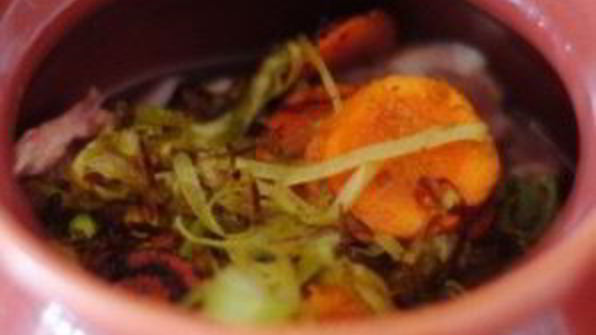 жаркое в горшочке из курицы с черносливом