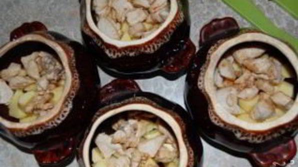 жаркое в горшочке с картофелем
