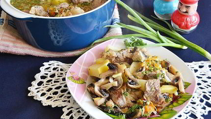 Жаркое в утятнице с грибами и свининой