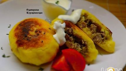 Картофельные зразы с мясом и сыром