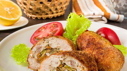 Куриные зразы с лисичками