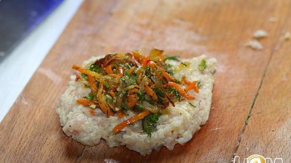 куриные зразы с морковью и луком