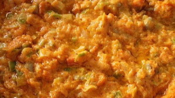 куриные зразы с тыквой, грибами и соусом