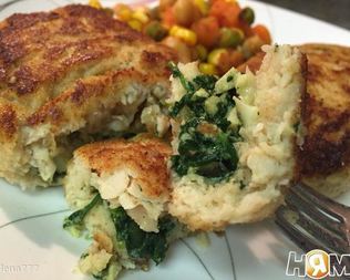 Куриные зразы со шпинатом и яйцом