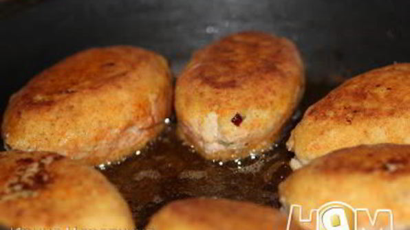 рыбные зразы с грибами и сыром