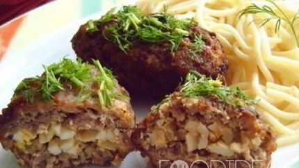 Зразы с яйцом